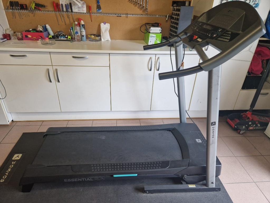 Loopband Domyos essential run (opvouwbaar), Ophalen, Aluminium, Zo goed als nieuw, Loopband