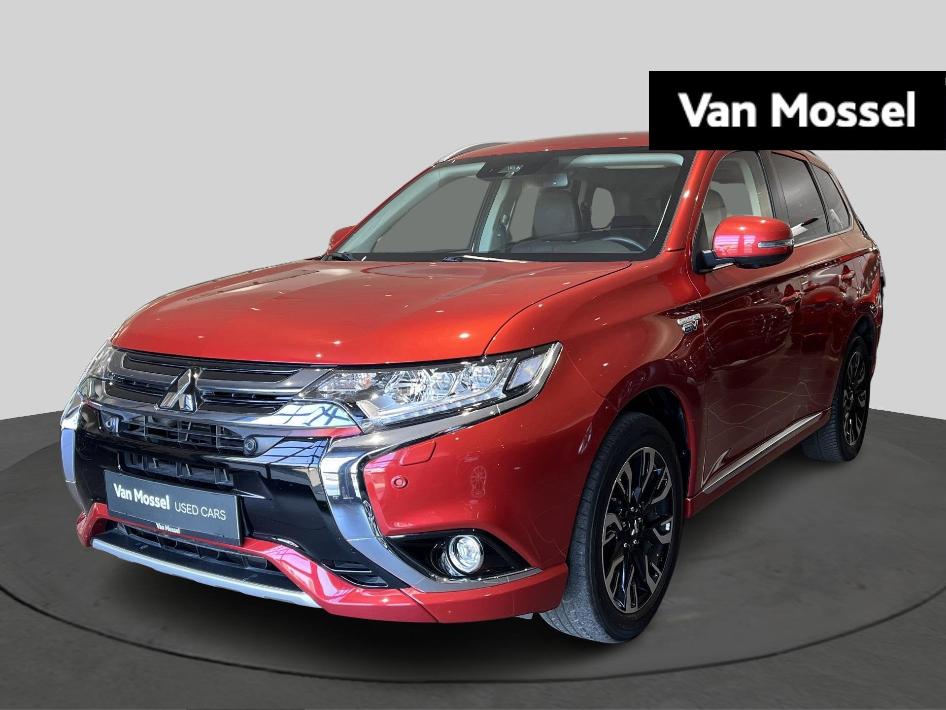 Mitsubishi Outlander 2.4 PHEV 4WD Instyle SDA AT, Autos, Rouge, Outlander, Entreprise, Carnet d'entretien