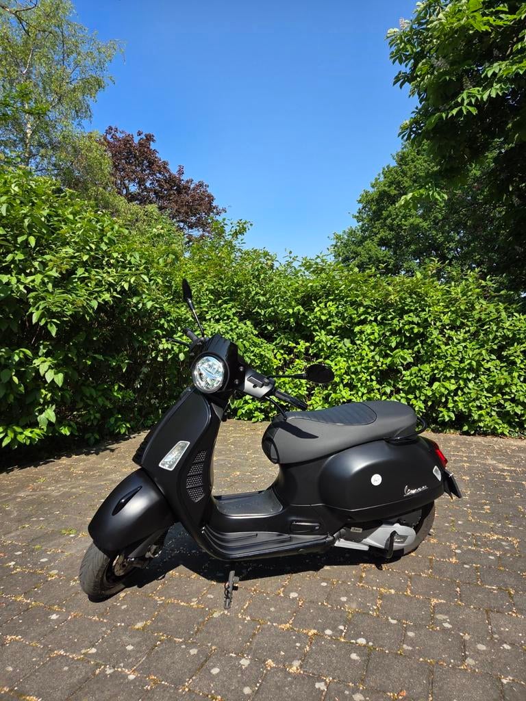 Vespa GTS Super 125cc Notte 19-20, Scooter, Occasion, 125 cc, 11 kW of minder