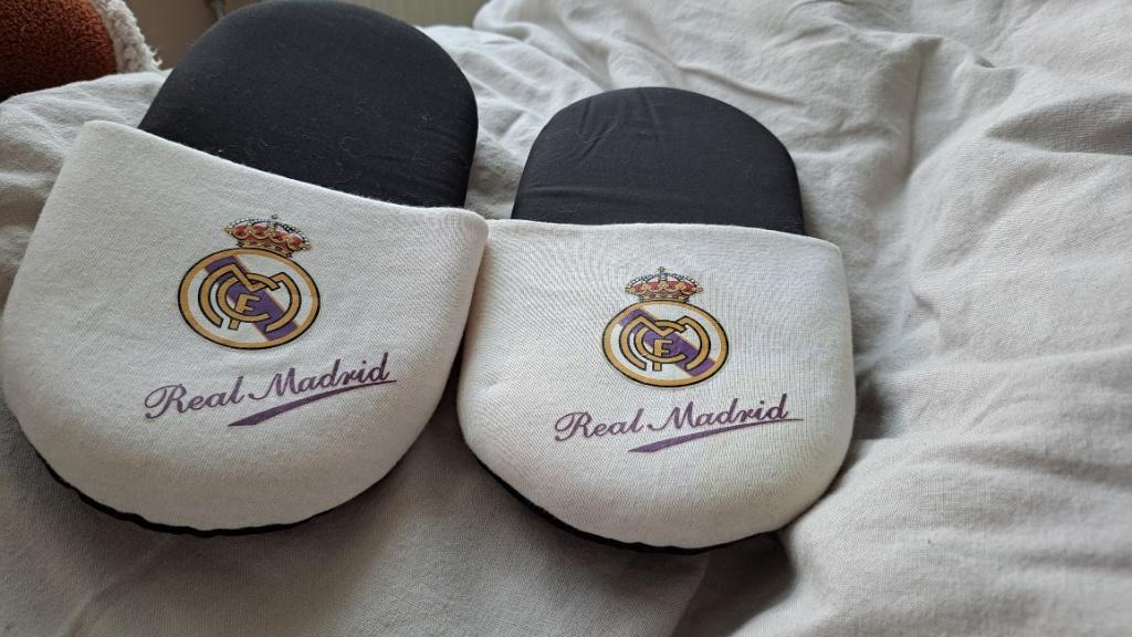 pantoufles Real Madrid, Enlèvement ou Envoi