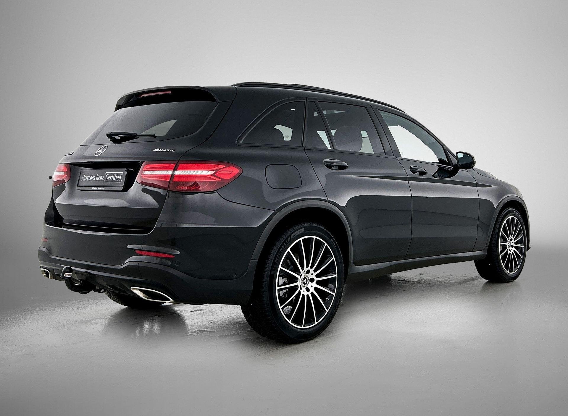 Mercedes-Benz GLC-klasse 250 4matic SUV AMG Line | Panoramis, Auto's, Mercedes-Benz, Dealer onderhouden, Stof, Gebruikt, Zwart