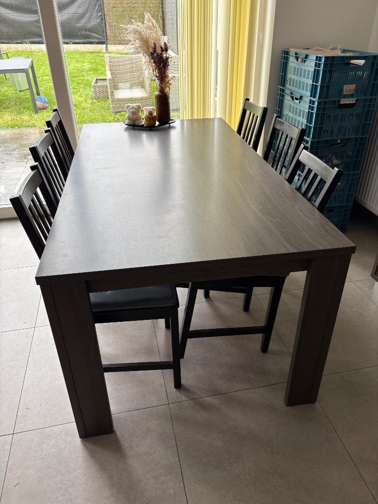 Kast en tafel met 6stoelen, Huis en Inrichting, Ophalen, Zo goed als nieuw