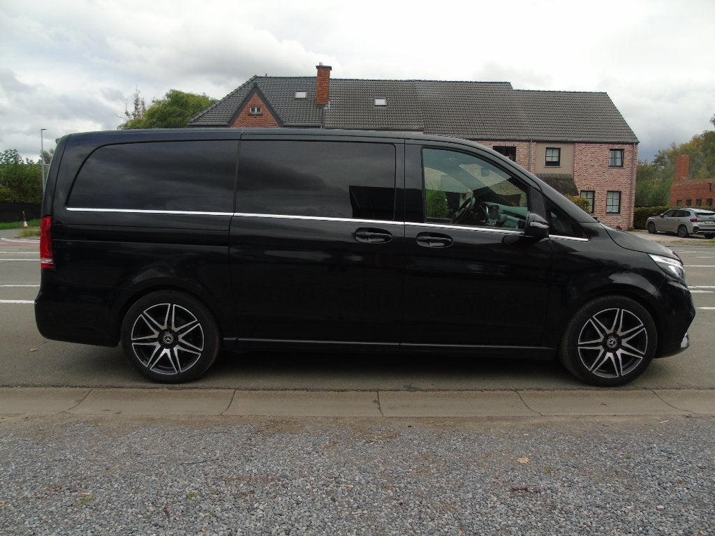 Mercedes-Benz V 300d AMG-Line *1e Eigen*Apple Carplay*7Plts, Auto's, Dealer onderhouden, Monovolume, 176 kW, Bedrijf