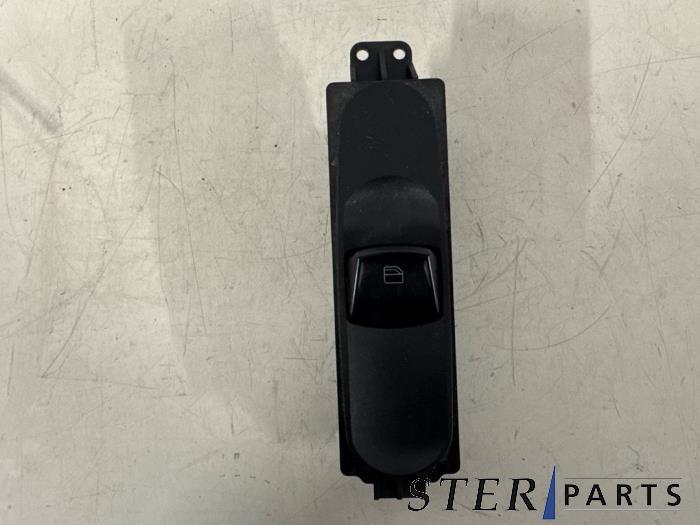 Commutateur vitre électrique d'un Mercedes Vito, Autos : Pièces & Accessoires, 3 mois de garantie, Utilisé, -, -