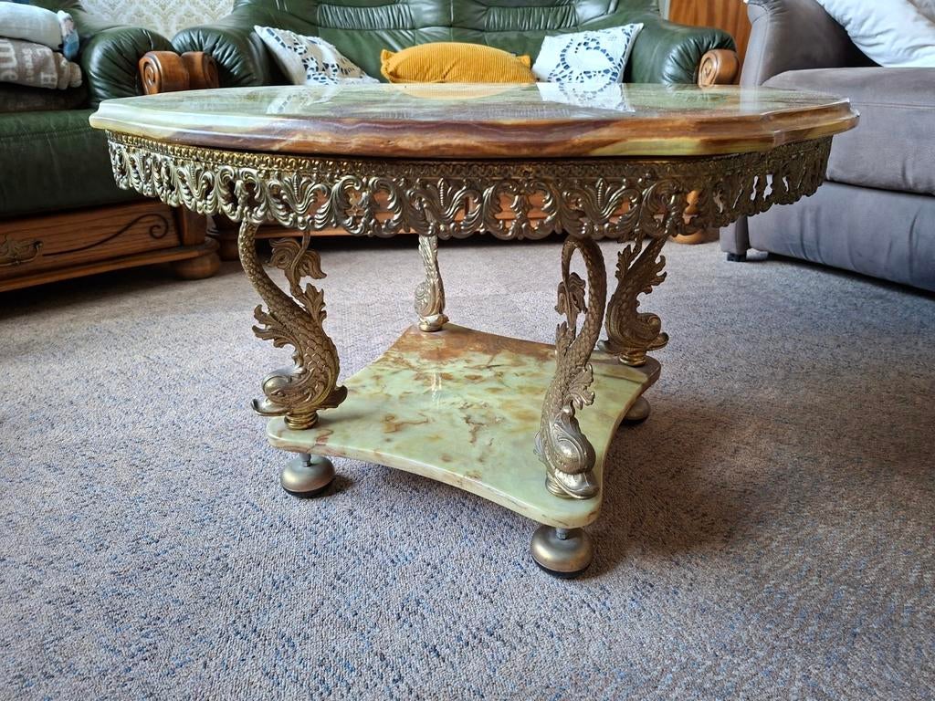 Petite table en onyx, Enlèvement