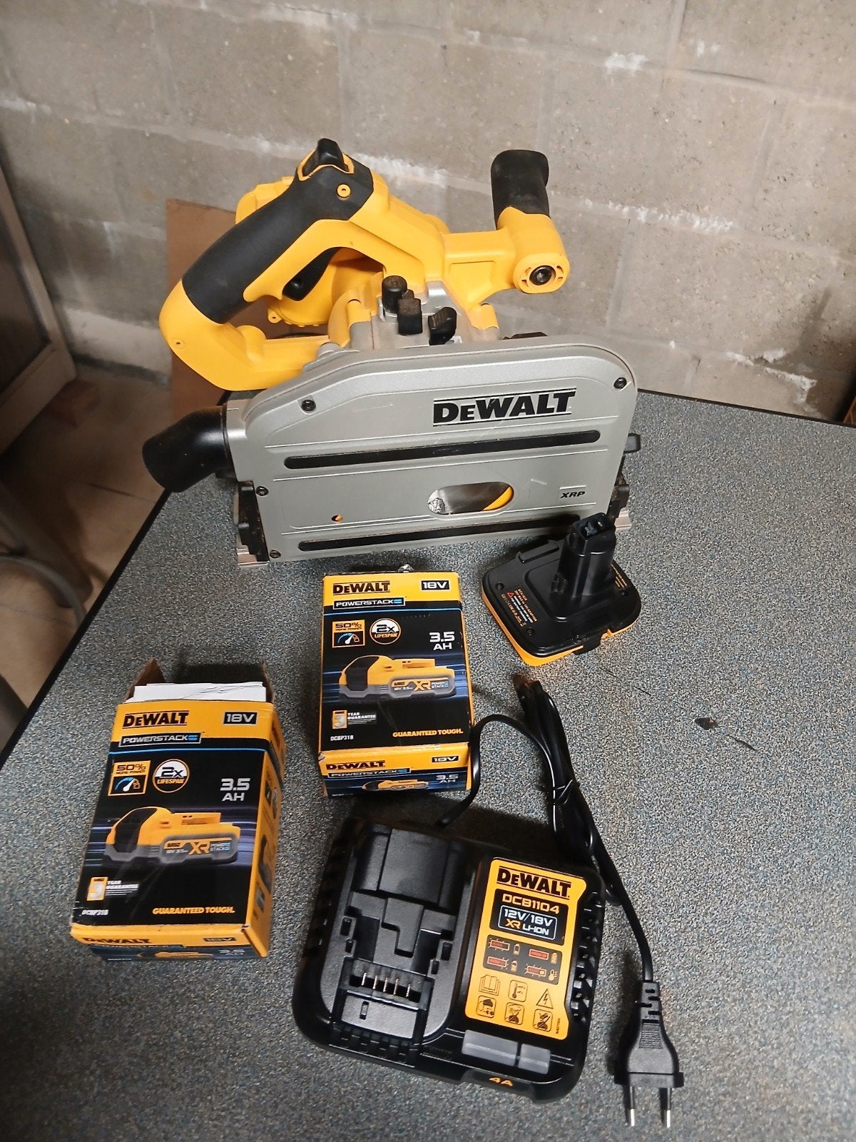 dewalt, Doe-het-zelf en Bouw, Ophalen