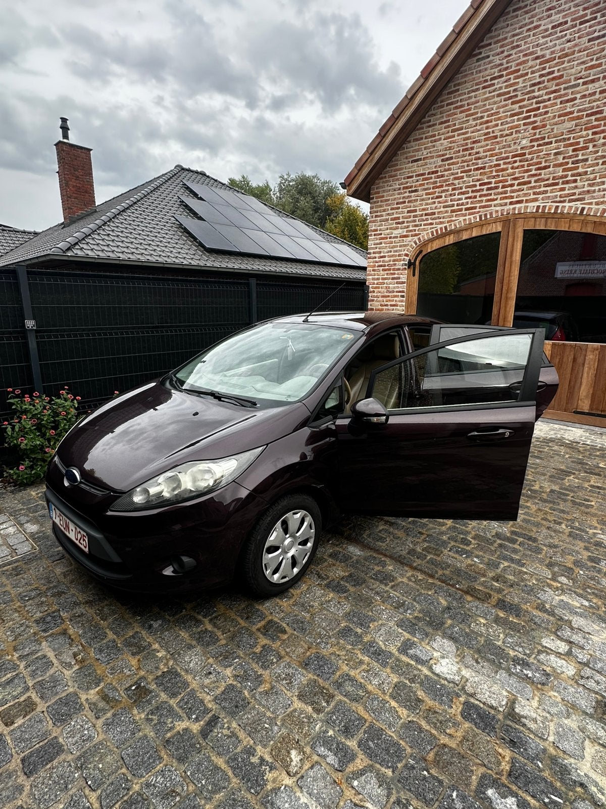 Ford fiesta 1.6 diesel econetic 2010, Auto's, Euro 5, Beige, https://public.car-pass.be/verify/4409-4633-5983, Sound system