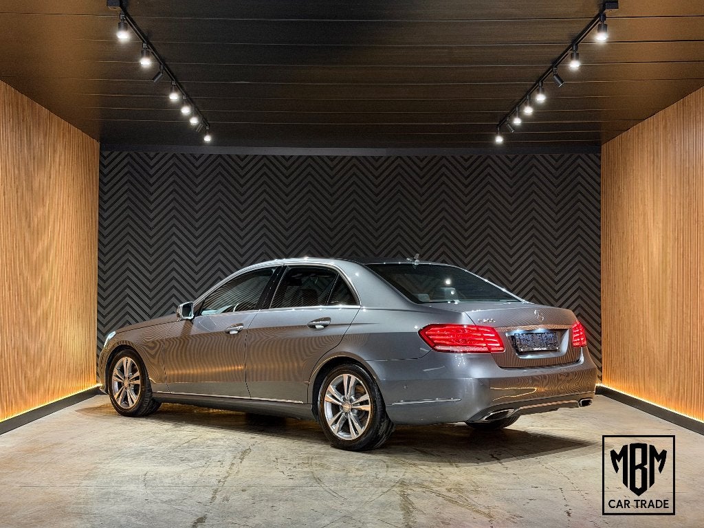 ✅ Mercedes-Benz E 200 Avantgarde GARANTIE 7G-Tronic Facelift, Autos, Argent ou Gris, Achat, Entreprise, Noir