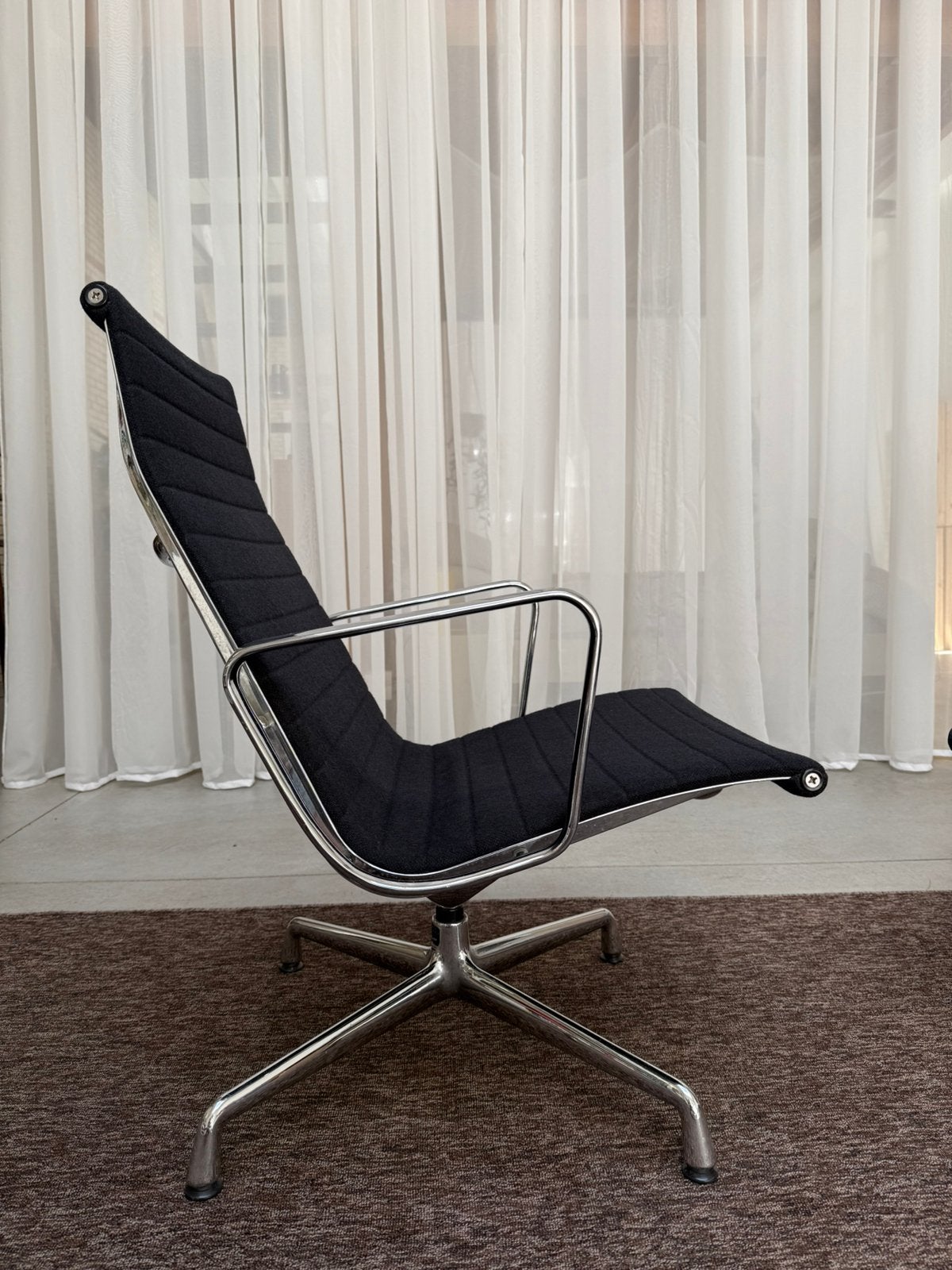 Lounge chairs Eames EA116 Vitra, Huis en Inrichting, Fauteuils, Ophalen, Zo goed als nieuw