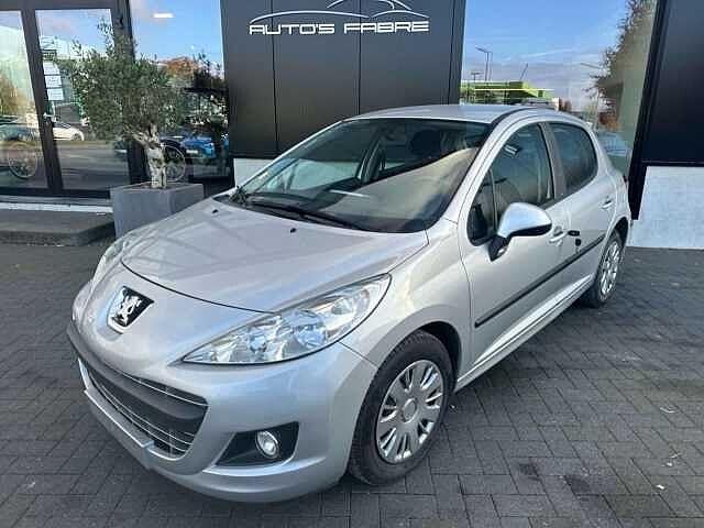 Peugeot 207 1.4i Benzine 5 deuren 91000km, Bluetooth, Boîte manuelle, Noir, Particulier
