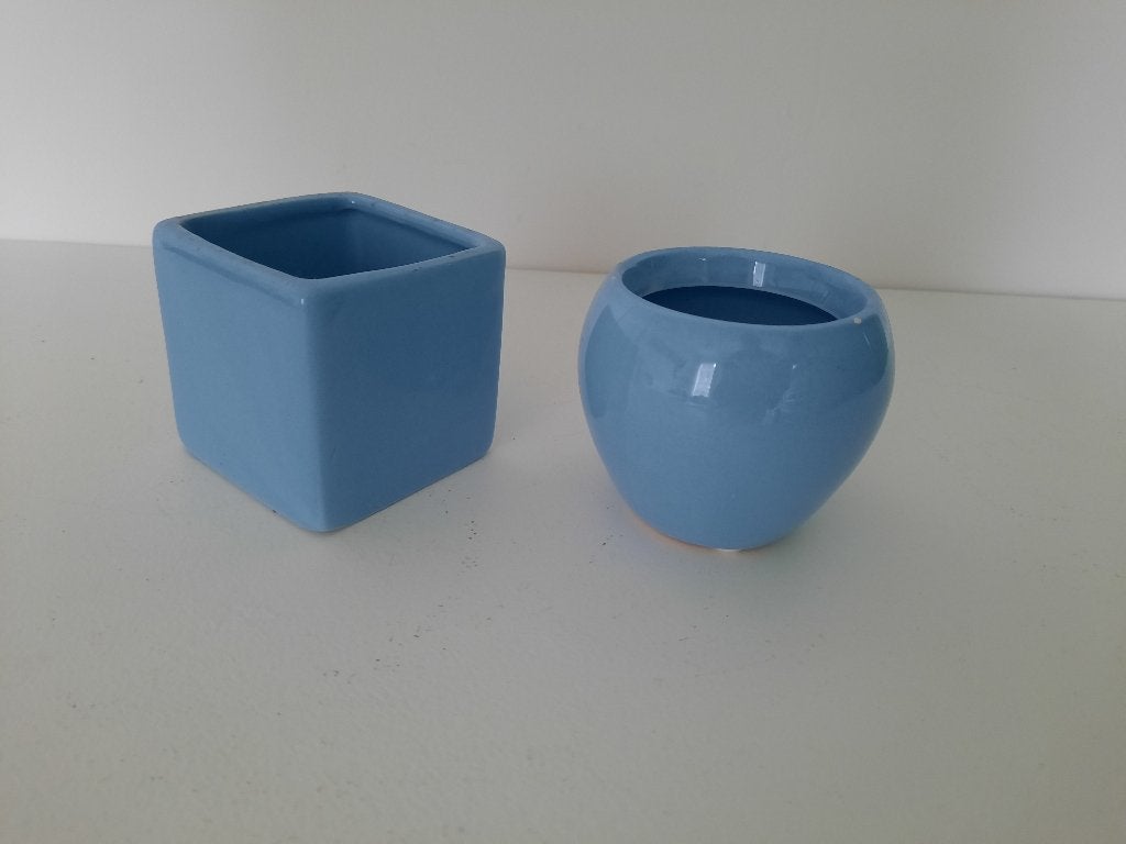 set van 2 lichtblauwe bloempotjes, Moins de 25 cm, Rond, Pierre, Comme neuf