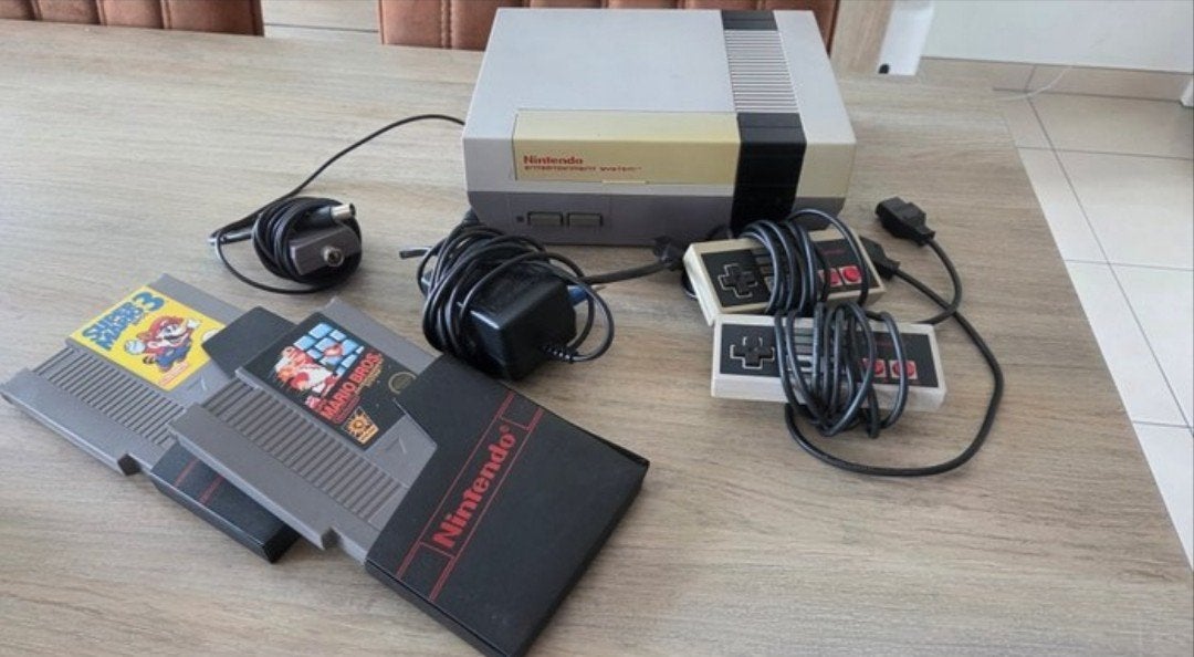 Nintendo met 2 games, Games en Spelcomputers, Spelcomputers | Nintendo NES, Ophalen of Verzenden