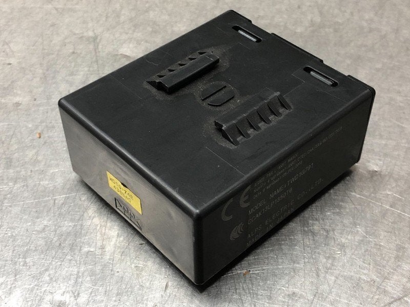 ORDINATEUR GESTION PRESSION DES PNEUMATIQUES Note (E12), Utilisé, Nissan