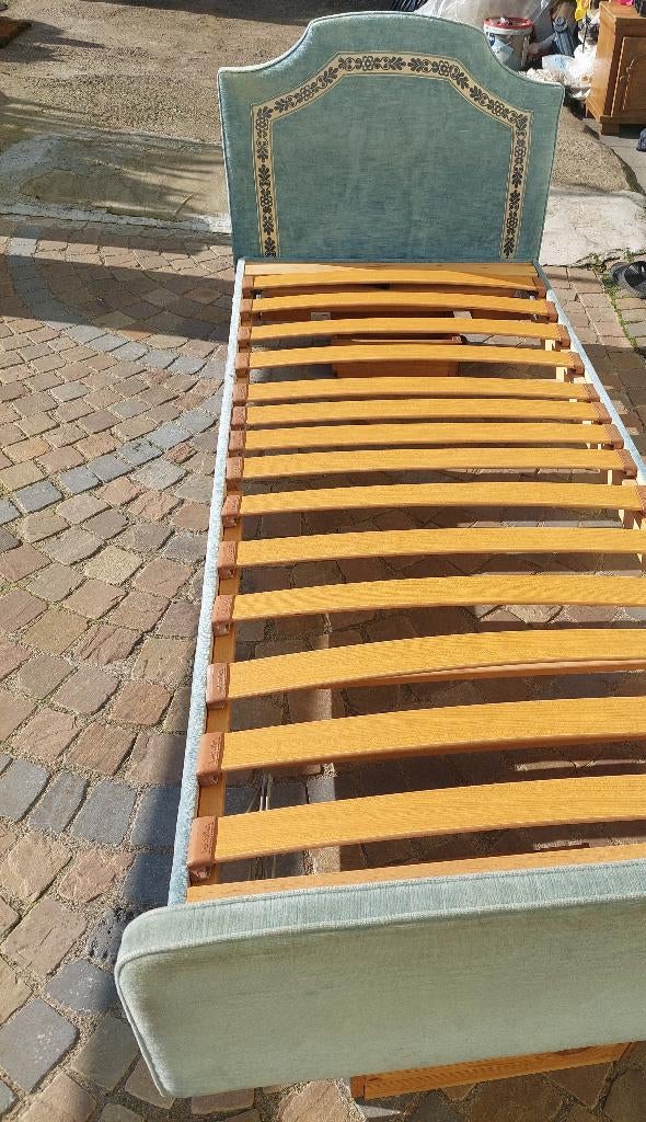 Lit très bon état dimention 90x200 complet avec matelas, Ophalen