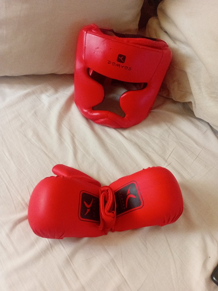 Casque et gant pour enfant, Enlèvement ou Envoi, Taille XS ou plus petite, Utilisé, Protection pour arts martiaux