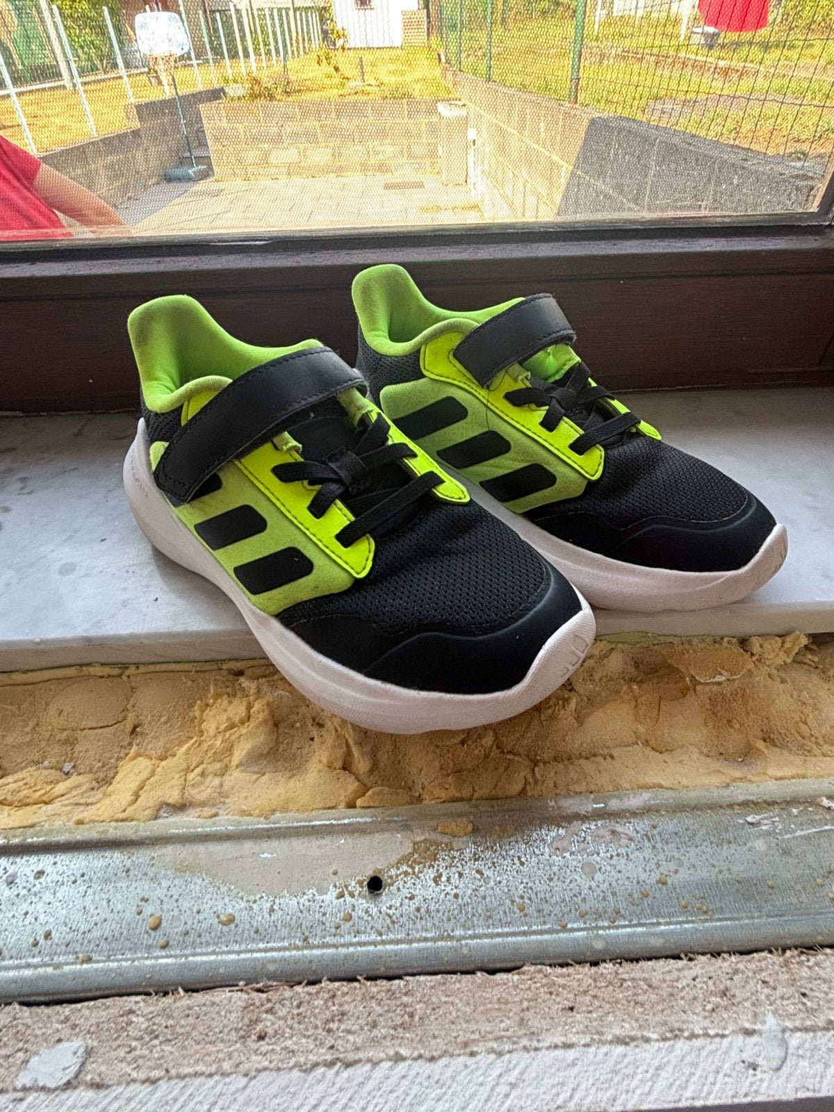 Baskets Adidas garçon T33., Garçon, Enlèvement ou Envoi, Utilisé, Chaussures de sport
