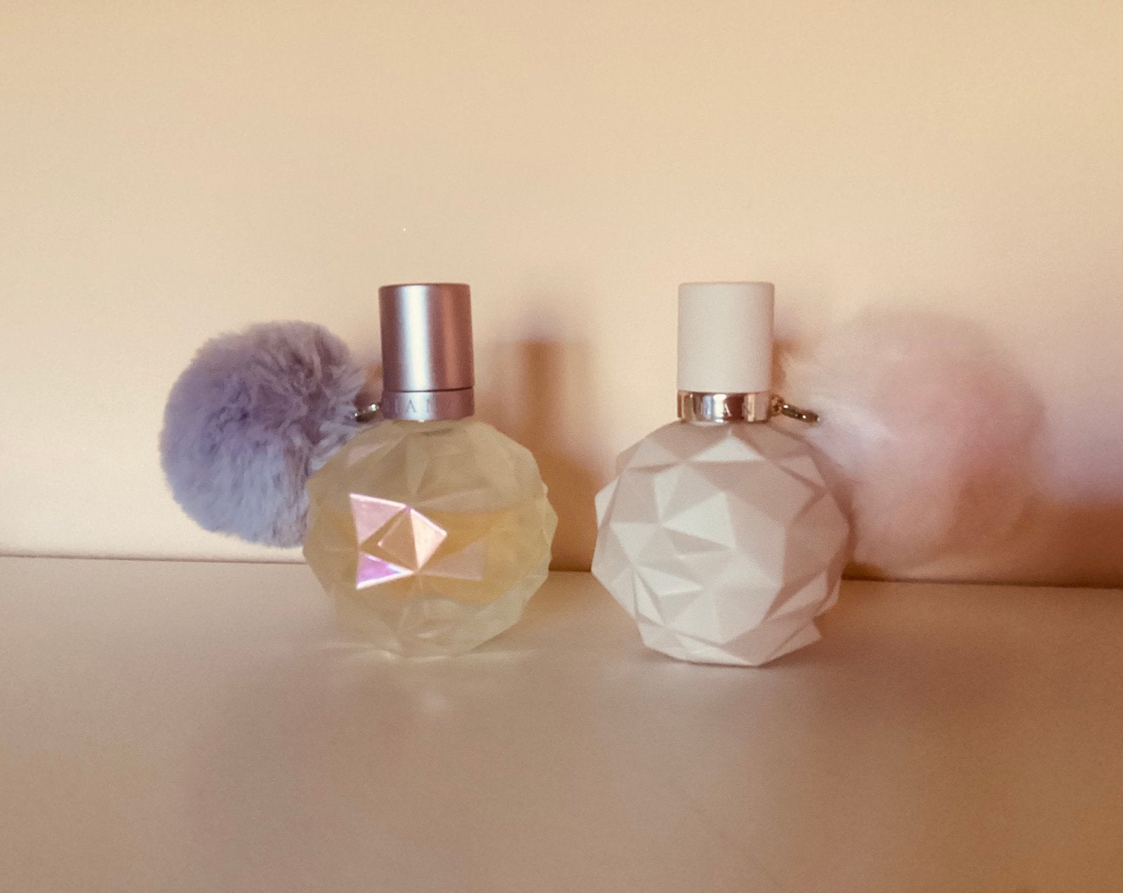 Ariana Grande parfum moonlight & sweet like candy 30ml, Ophalen of Verzenden, Gebruikt, Parfumfles