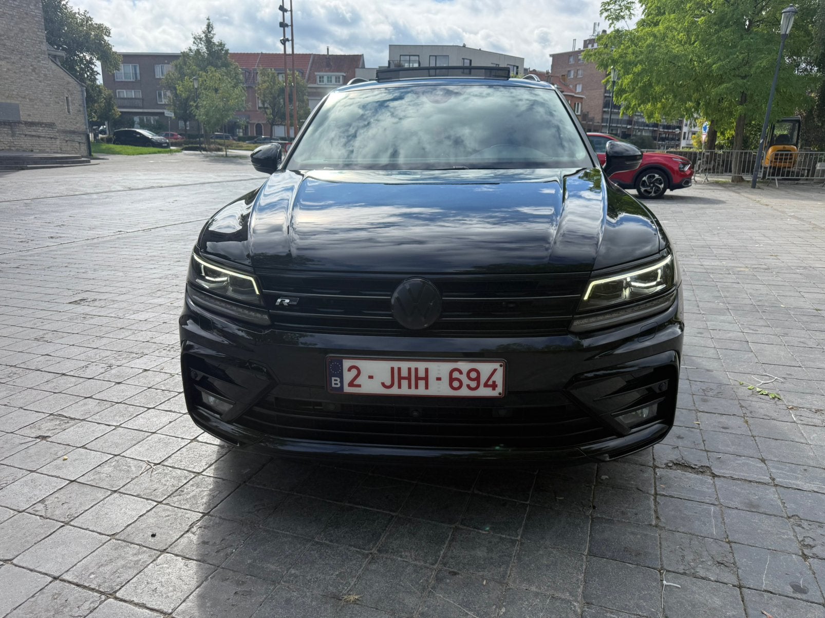 VW Tiguain 2020 Rline Full Option volledig zwart, Auto's, Automaat, Zwart, Leder, 5 deurs