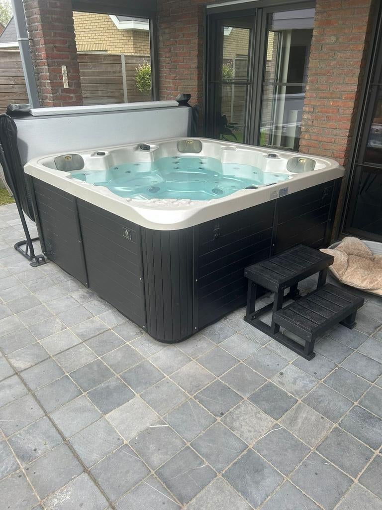 Jacuzzi livré gratuitement et garantie d'un an, Enlèvement ou Envoi
