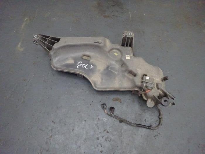 Adblue tank van een Volkswagen Golf, Gebruikt, -, Volkswagen, -