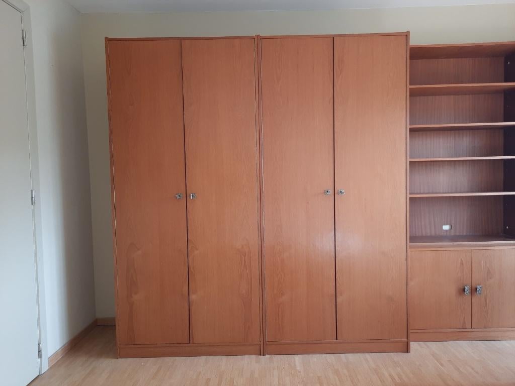 Kleerkast (hang- + legkast) 4 deuren in fineerhout, Huis en Inrichting, Kasten | Kleerkasten, Ophalen, Met deur(en), Gebruikt