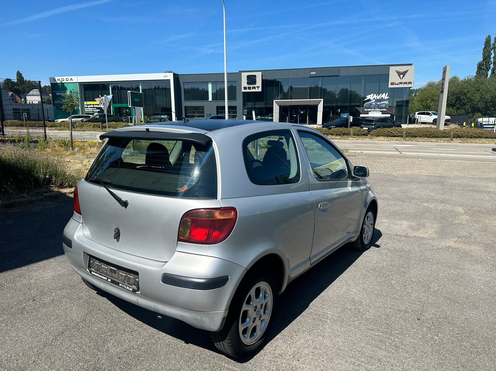 TOYOTA YARIS • EURO 4 • 1.3 ESSENCE •, Achat, 63 kW, Entreprise, Boîte manuelle