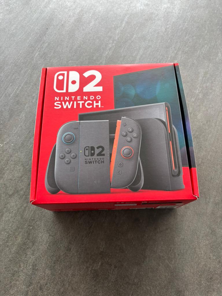 Nitendo Switch 2 + 2 spellen, Ophalen, Zo goed als nieuw