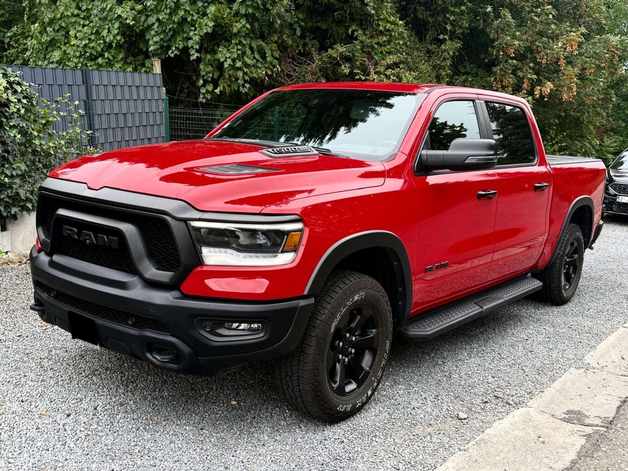 Dodge Ram 1500 REBEL HEMI E-TORQUE LPG 200L COCKPIT HEAD-UP, Auto's, Dodge, Automaat, 4 deurs, Gebruikt, Parkeersensor