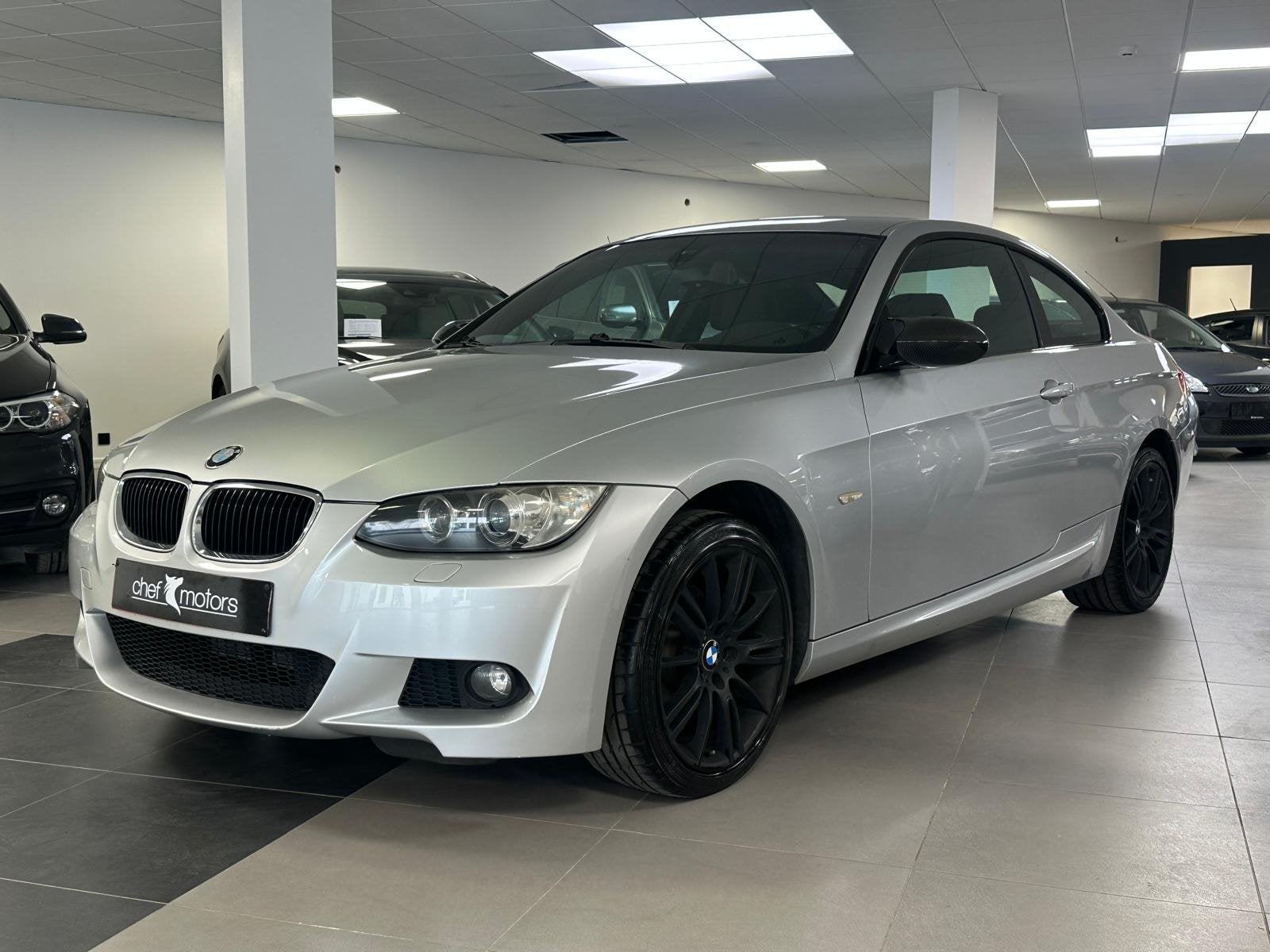 BMW 320i E92 M Sport, Gebruikt, Sportstoelen, Bedrijf, Handgeschakeld
