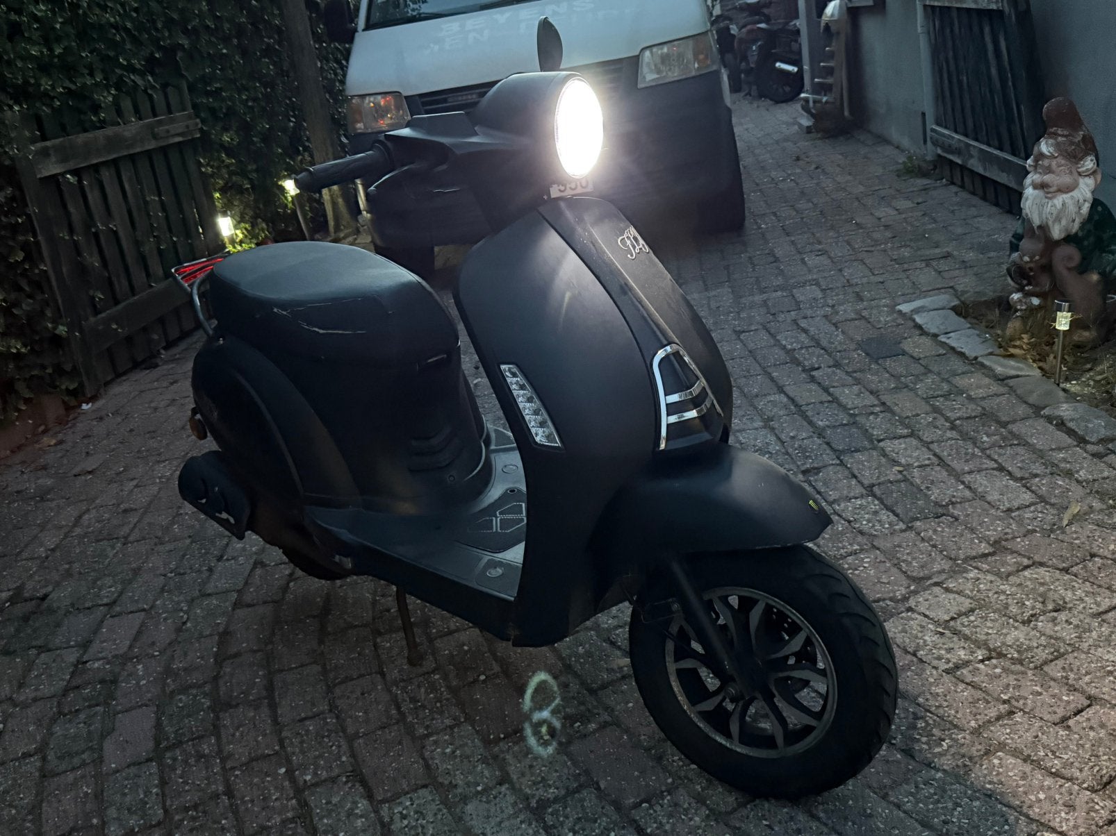 razzo Latina 50cc Klasse A – Bouwjaar 2016, Fietsen en Brommers, Ophalen, Zo goed als nieuw