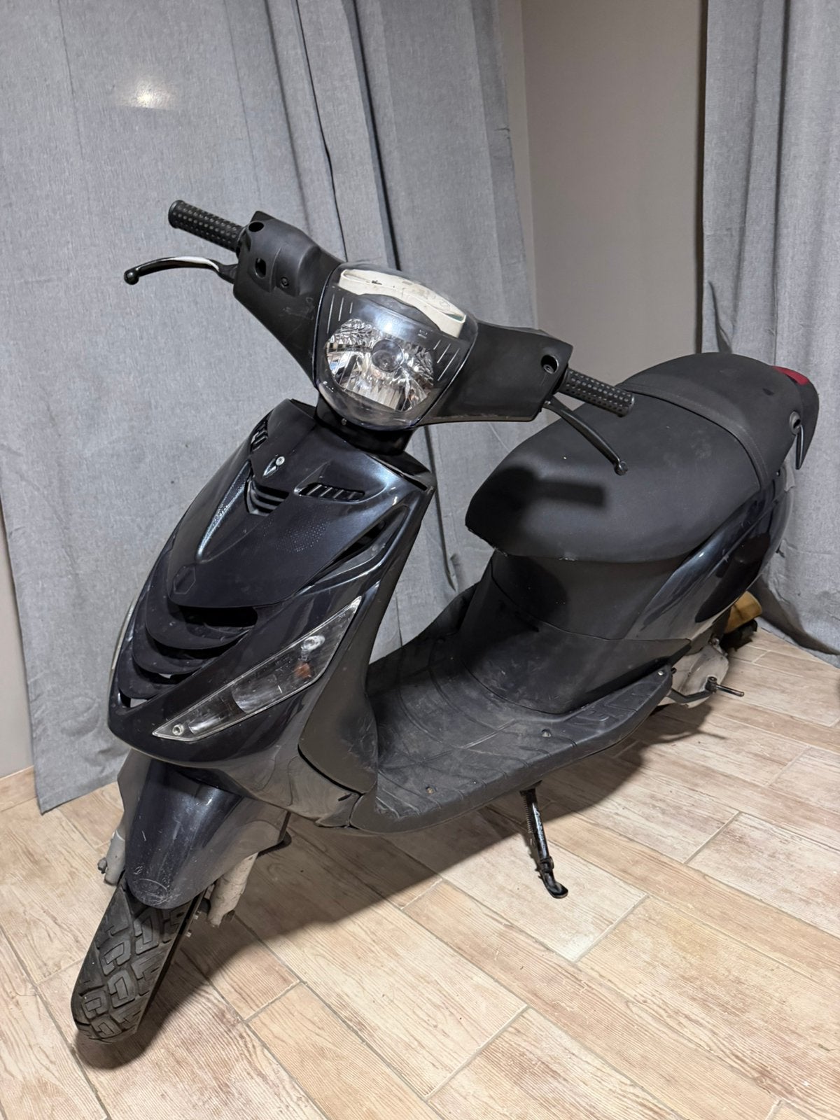 piaggio zip a klasse tekoop teruil, Fietsen en Brommers, Scooters | Piaggio, Ophalen, Zo goed als nieuw, Zip