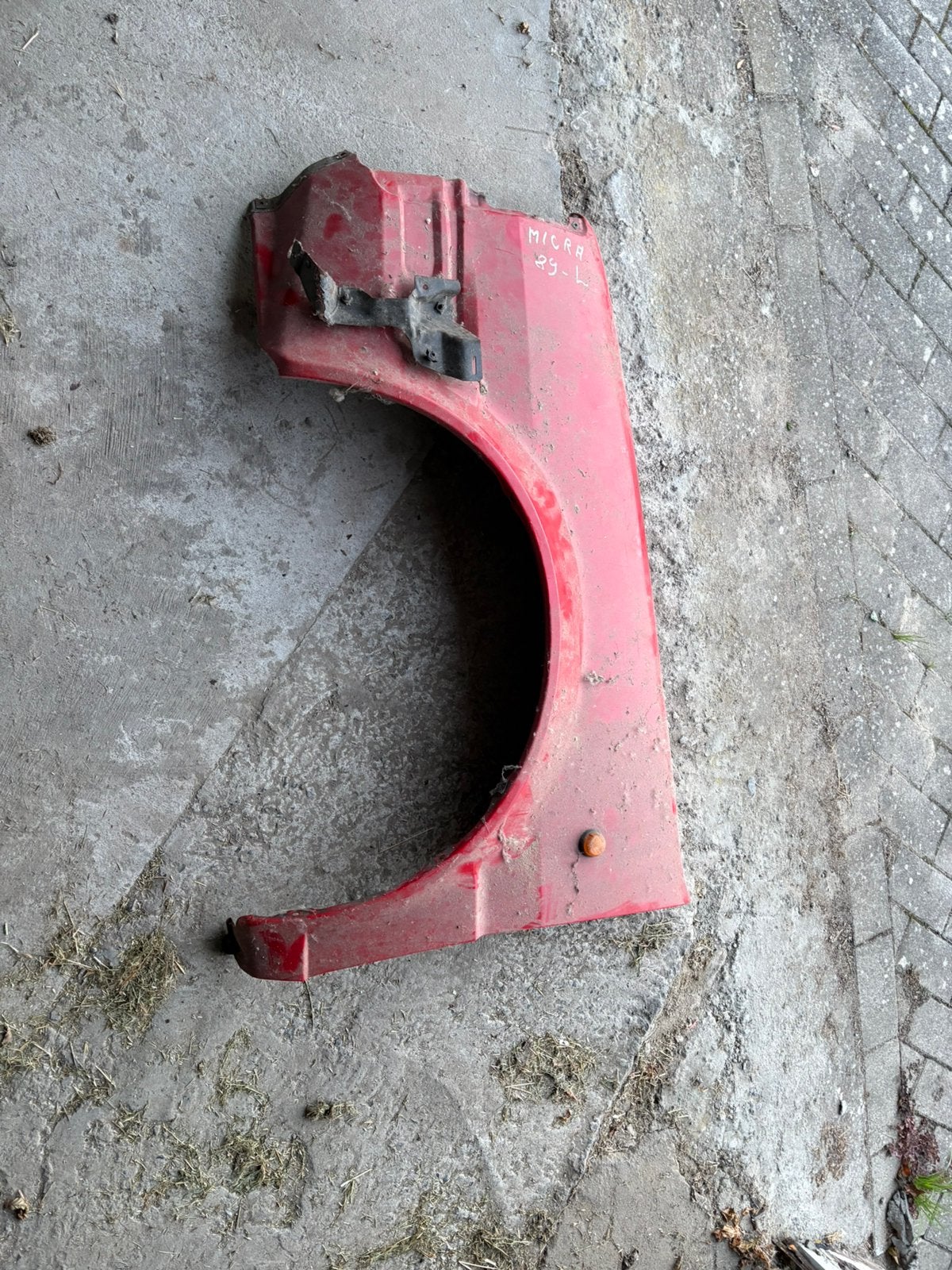 Pour l'aile gauche de la Nissan Micra K10, Enlèvement ou Envoi, Avant, Nissan