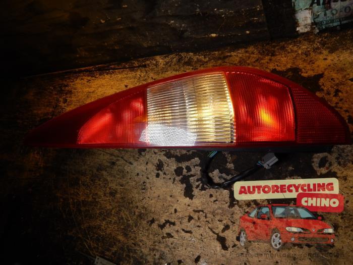 Achterlicht rechts van een Ford Mondeo, Auto-onderdelen, Gebruikt, -, -, Ophalen of Verzenden