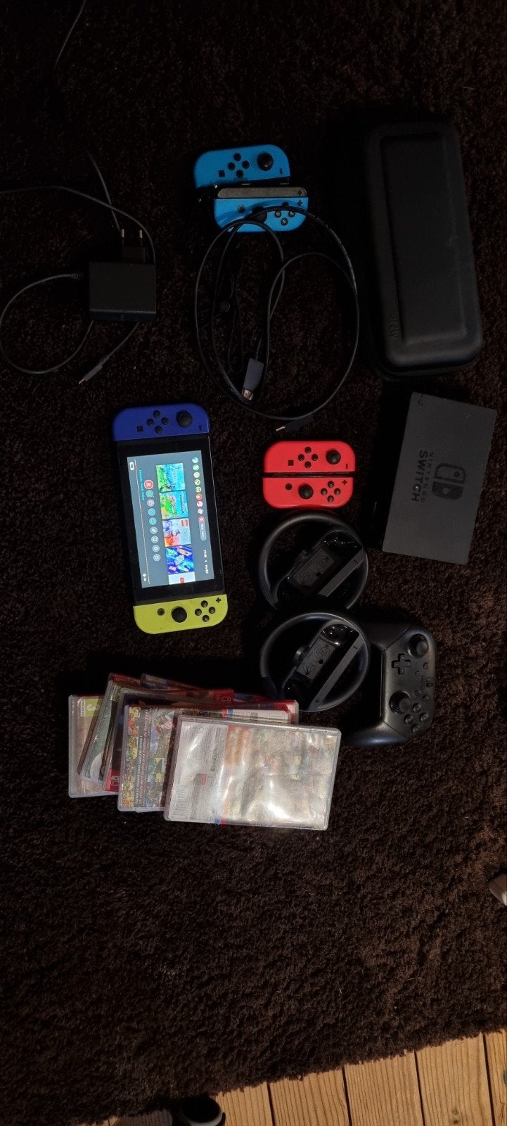 Nintendo Switch bundle + 7 games + Samsung 256GB microSD, Games en Spelcomputers, Ophalen, Switch Original, Met 3 controllers of meer