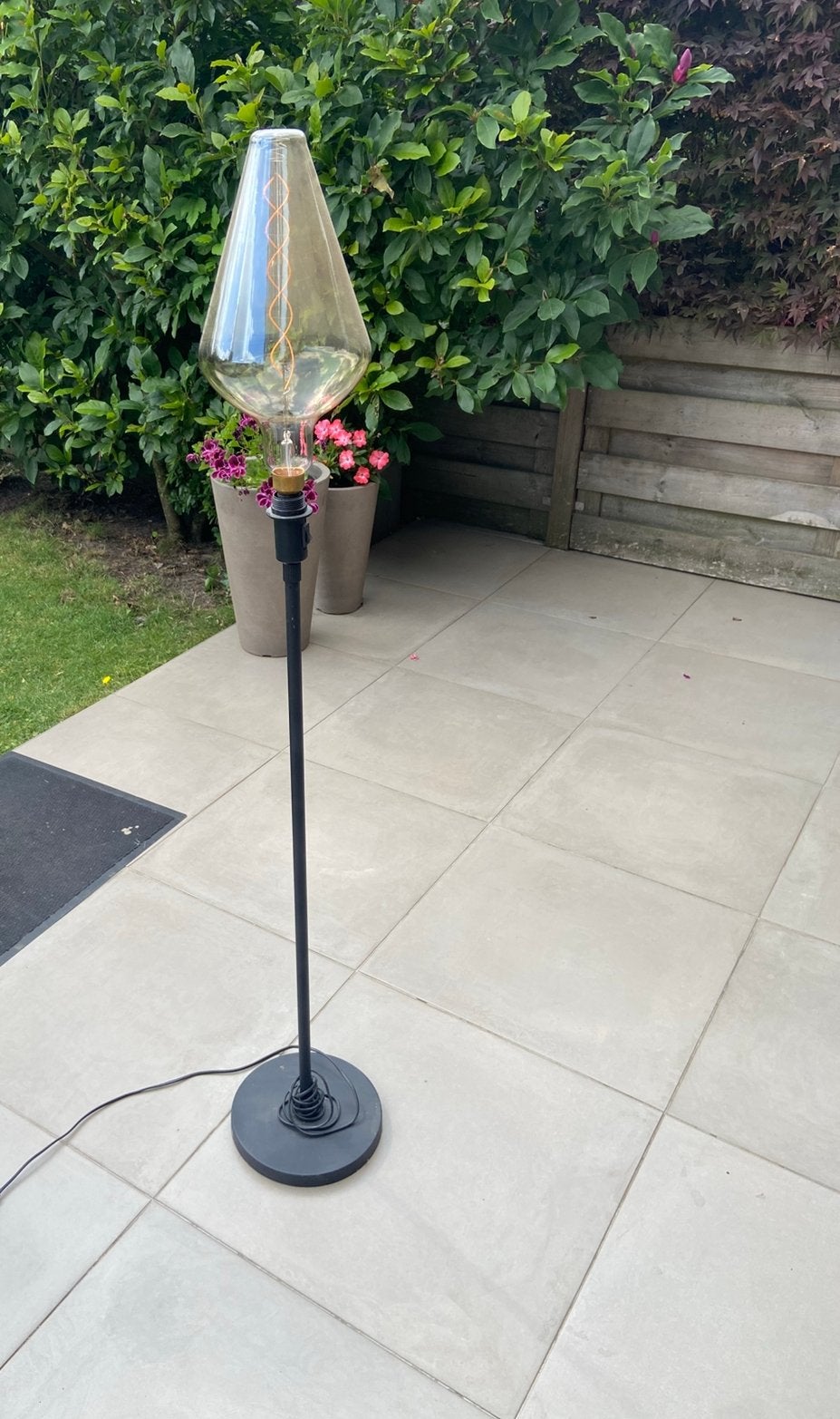 Lampe sur pied à vendre, Enlèvement, Comme neuf