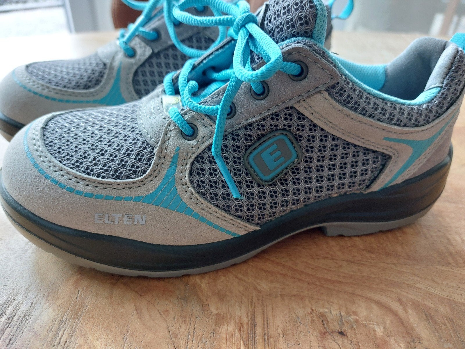 Nieuwe werkschoenen maat 37, Ophalen