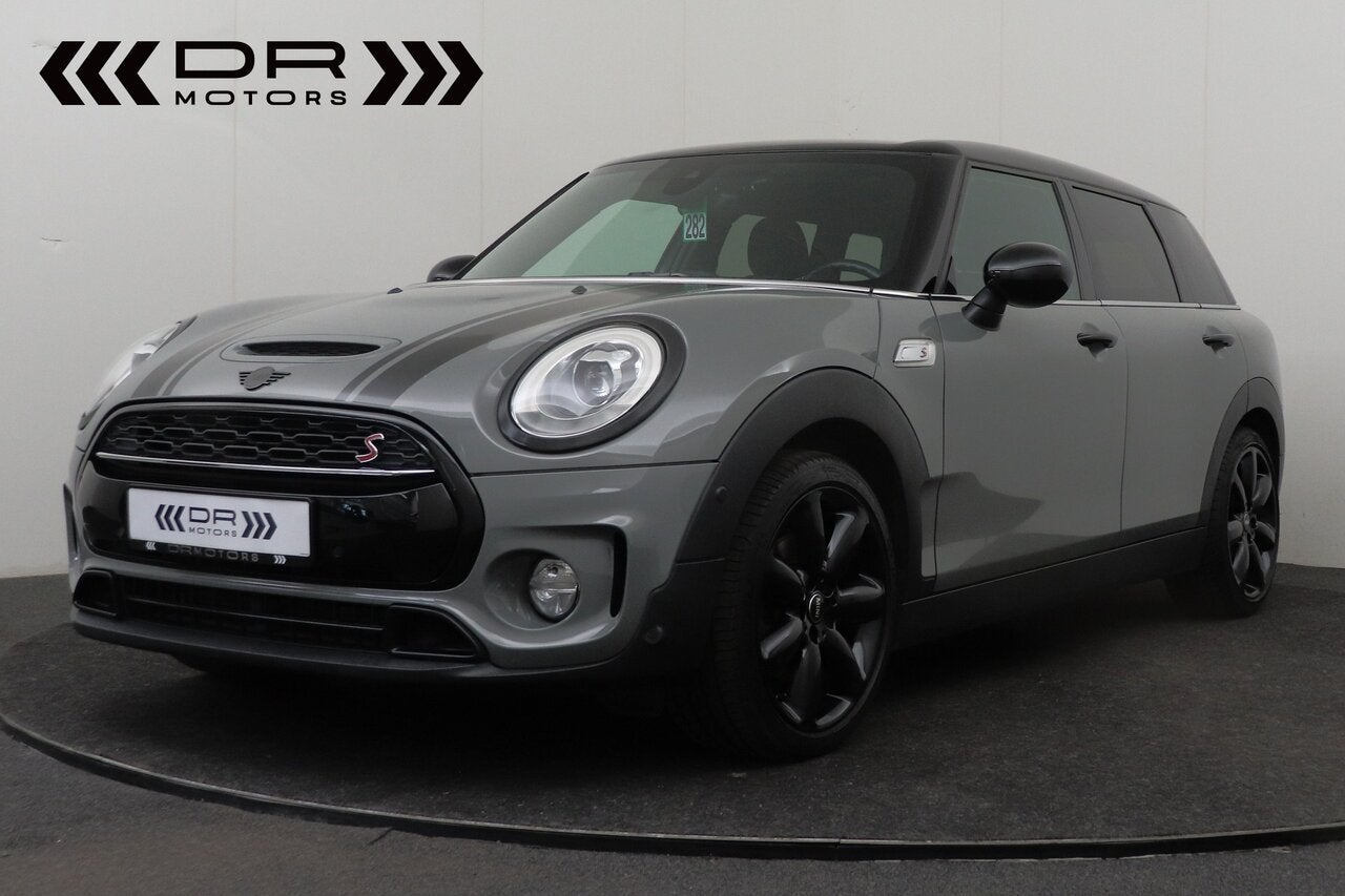 MINI Cooper S Clubman S- AKRAPOVIC EXHAUST - LED - SHADOWLI, Autos, 0 kg, Argent ou Gris, Achat, Entreprise