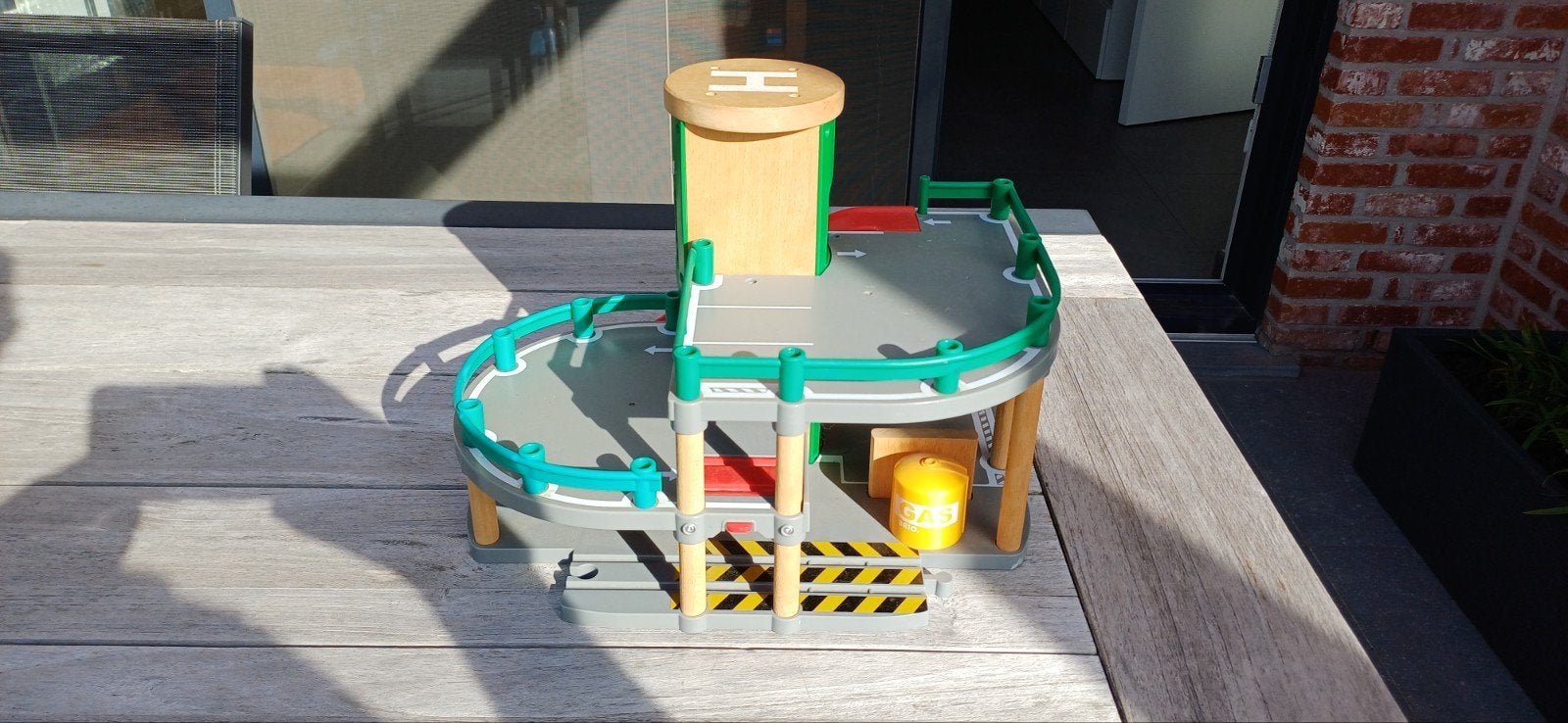 garage à jouets, Enlèvement