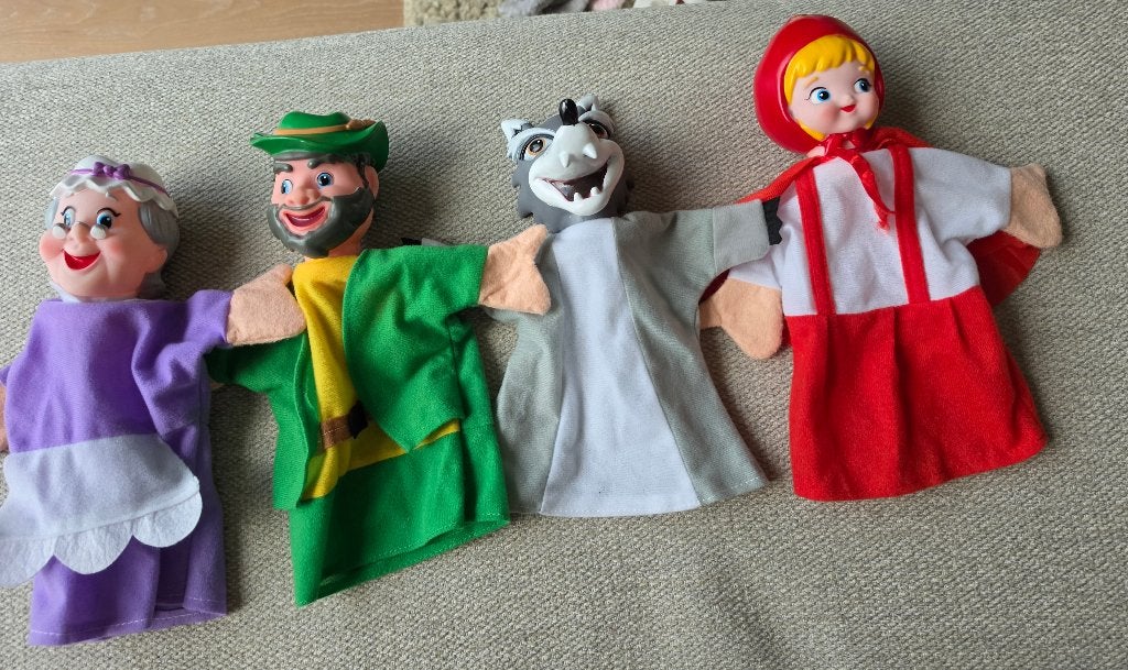 Poppenkast handpoppen roodkapje, Kinderen en Baby's, Ophalen of Verzenden, Zo goed als nieuw, Overige typen