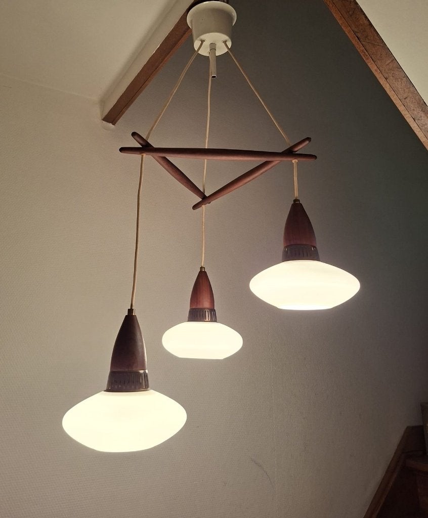 Lampe suspendue, teck/opaline mat, Scandinavie, mid century, Enlèvement ou Envoi