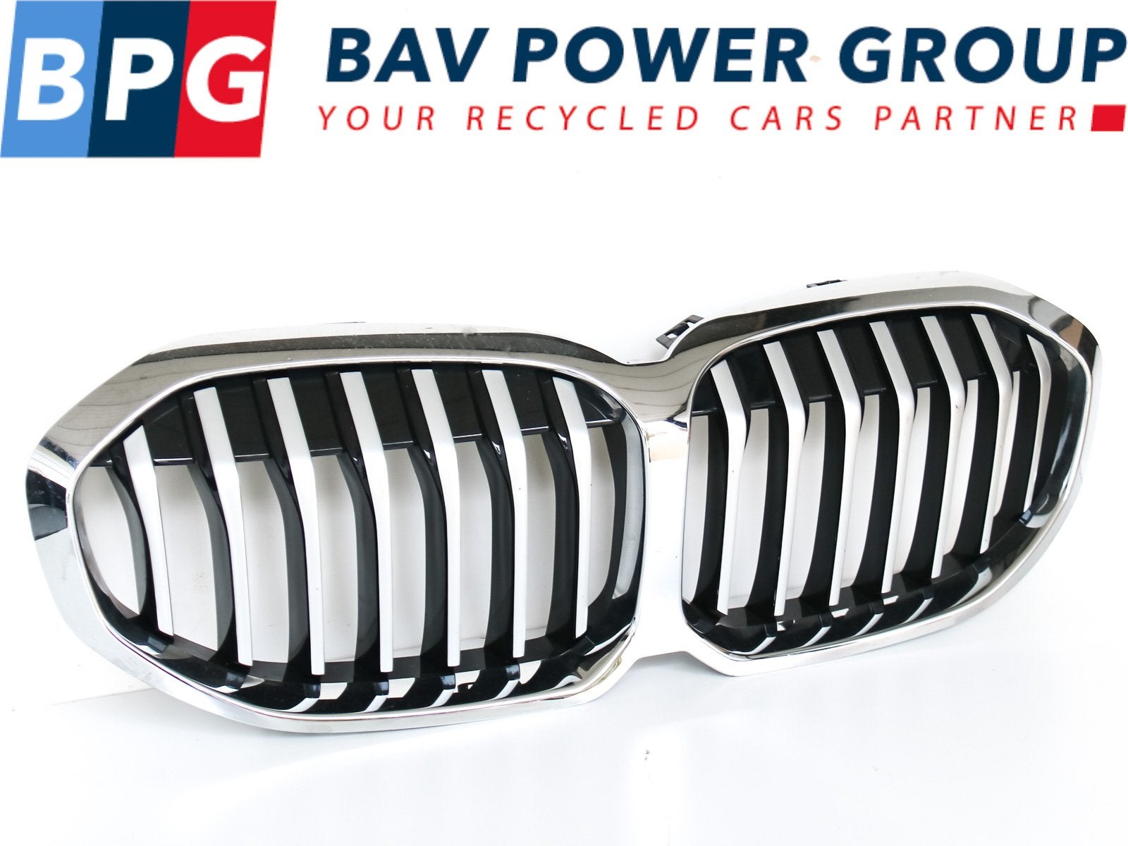 GRILLE GRILL BMW 1 serie (F40) (01-2019/-), Gebruikt, BMW, Petuelring 130
80809  München, DE, Bayerische Motoren Werke AG