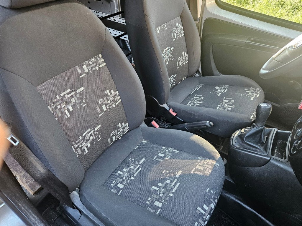 Fiat Fiorino 1.3 JTD   69,701KM  AIRCO, Voorwielaandrijving, Euro 5, Stof, Zwart