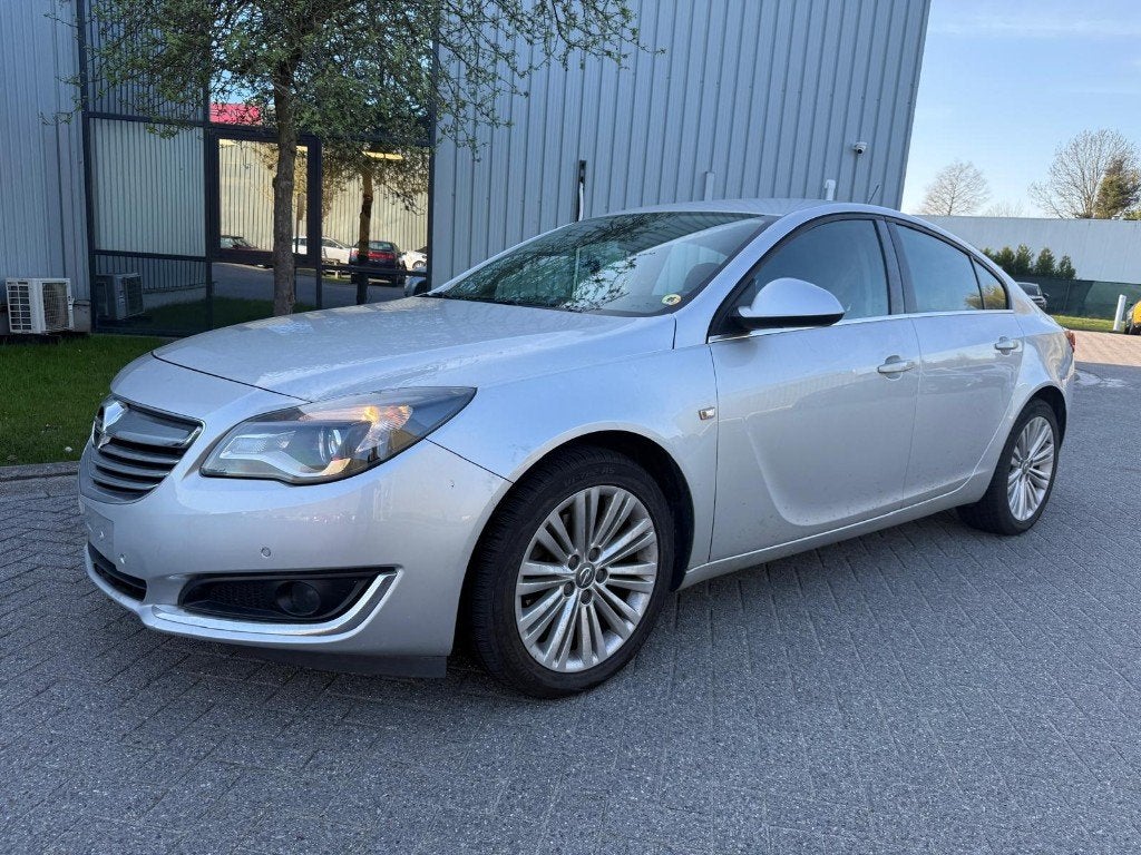 Opel insignia 1.6 benzine turbo bj 2014 84000 km export, Auto's, Automaat, Bedrijf, Grijs, Boordcomputer