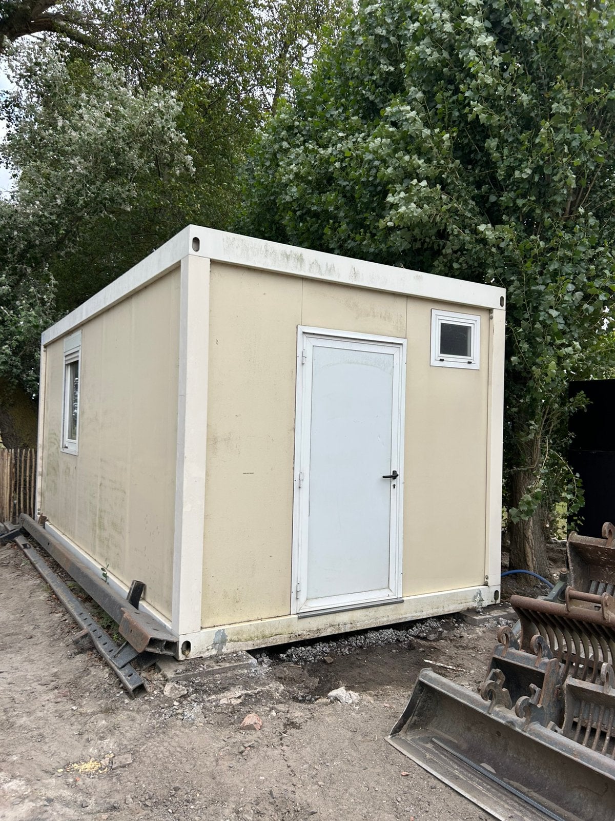 Bureaucontainer / Werfcontainer met toilet 600x300, Doe-het-zelf en Bouw, Bouwketen en Schaftketen, Ophalen, Gebruikt