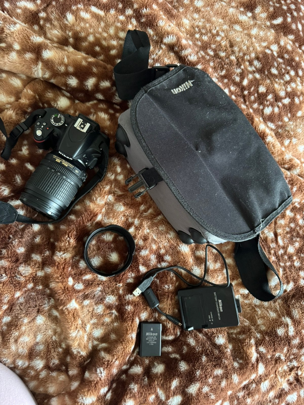 Appareil photo NIKON D3200, TV, Hi-fi & Vidéo, Câble USB, Moins de 4 fois, Comme neuf, Enlèvement