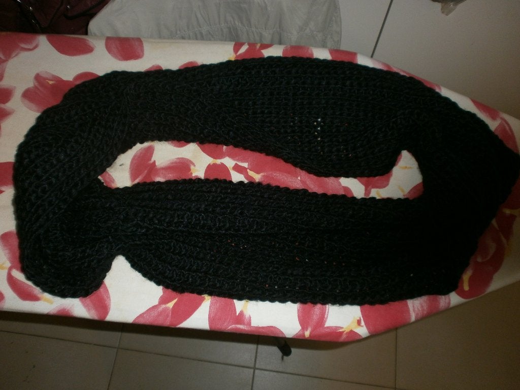 Echarpe tube noire à mailles douces, Kleding | Dames, Mutsen, Sjaals en Handschoenen, Ophalen of Verzenden, Gedragen, Sjaal