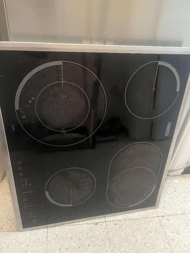 the cuisson électrique Zanussi, Elektronische apparatuur, Kookplaten, Ophalen, Gebruikt, Elektrisch, 4 kookzones