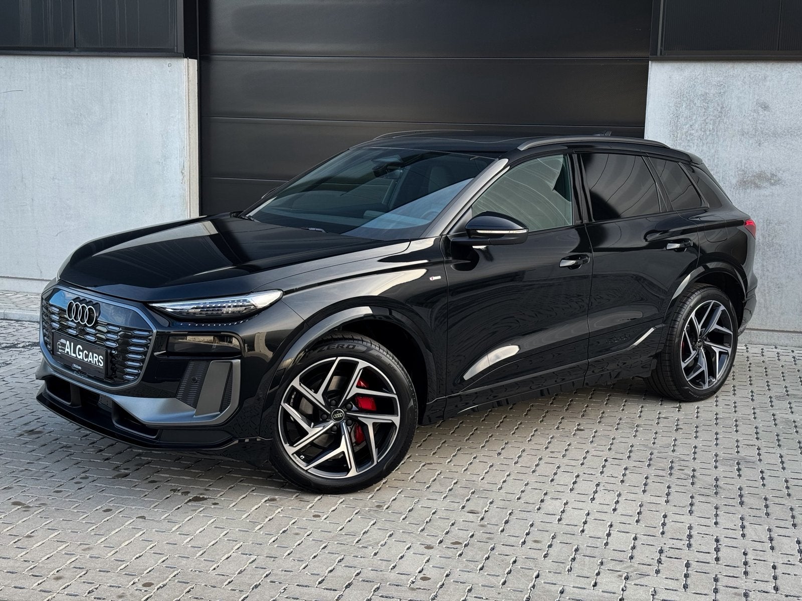 Audi Q6 e-tron Performance S-Line / pano / 360 / trekhaak !, Autos, Achat, Euro 6, Entreprise, Garantie prolongée