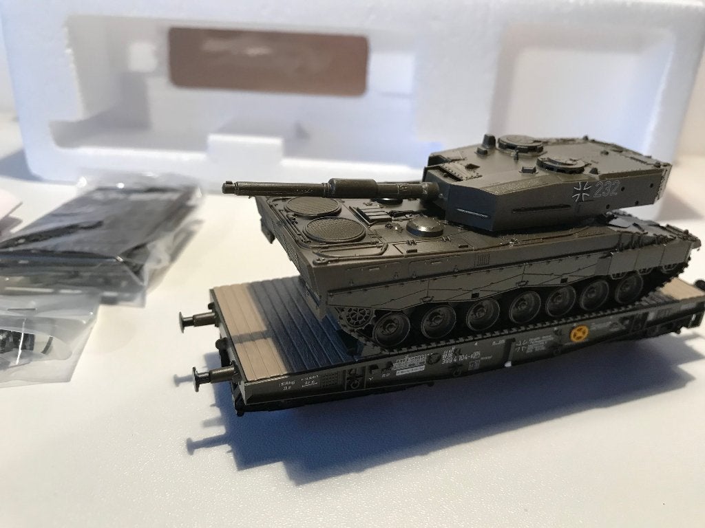 CHAR LEOPARD II SUR WAGON DE TRANSPORT - ROCO - 1:87, Neuf, Wagon, Roco, Courant continu