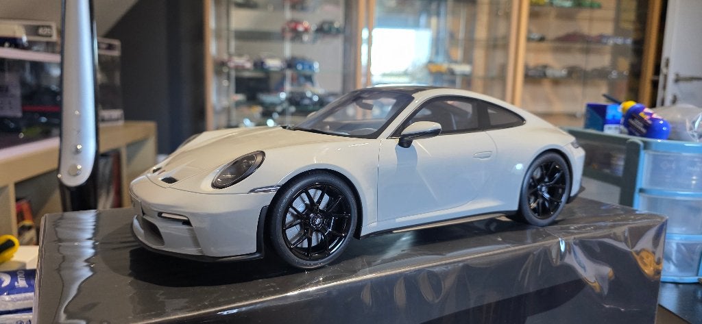 Porsche 911 (992) GT3 Touring 1/12 Gt-Spirit, Hobby en Vrije tijd, Modelauto's | 1:5 tot 1:12, Zo goed als nieuw, Auto, 1:9 t/m 1:12